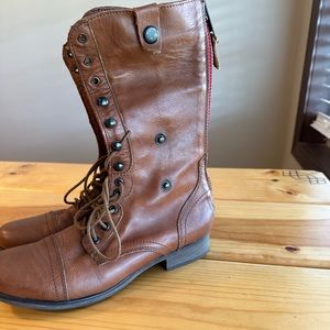 Steve Madden lace up brown boots size 9